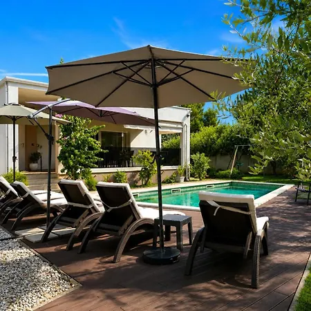 House Pool Retreat Pomer