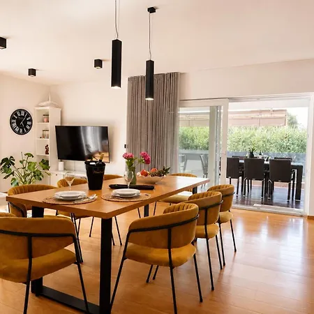 House Pool Retreat Vakantiehuis *