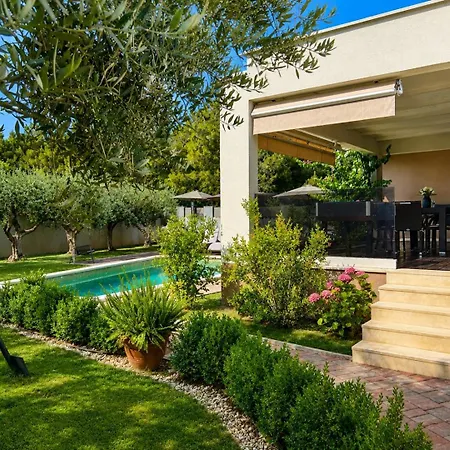 Semesterbostad House Pool Retreat